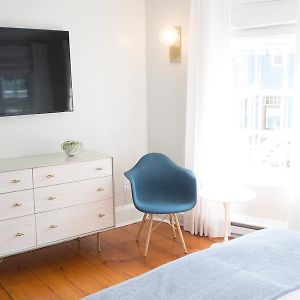 Luxury Queen Room